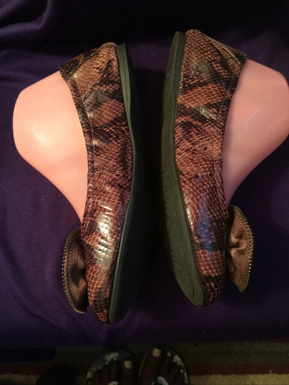 Gianni Bini SZ 6M Women's Brown Snake Print Ballet Flats W/ Zipper Bow
